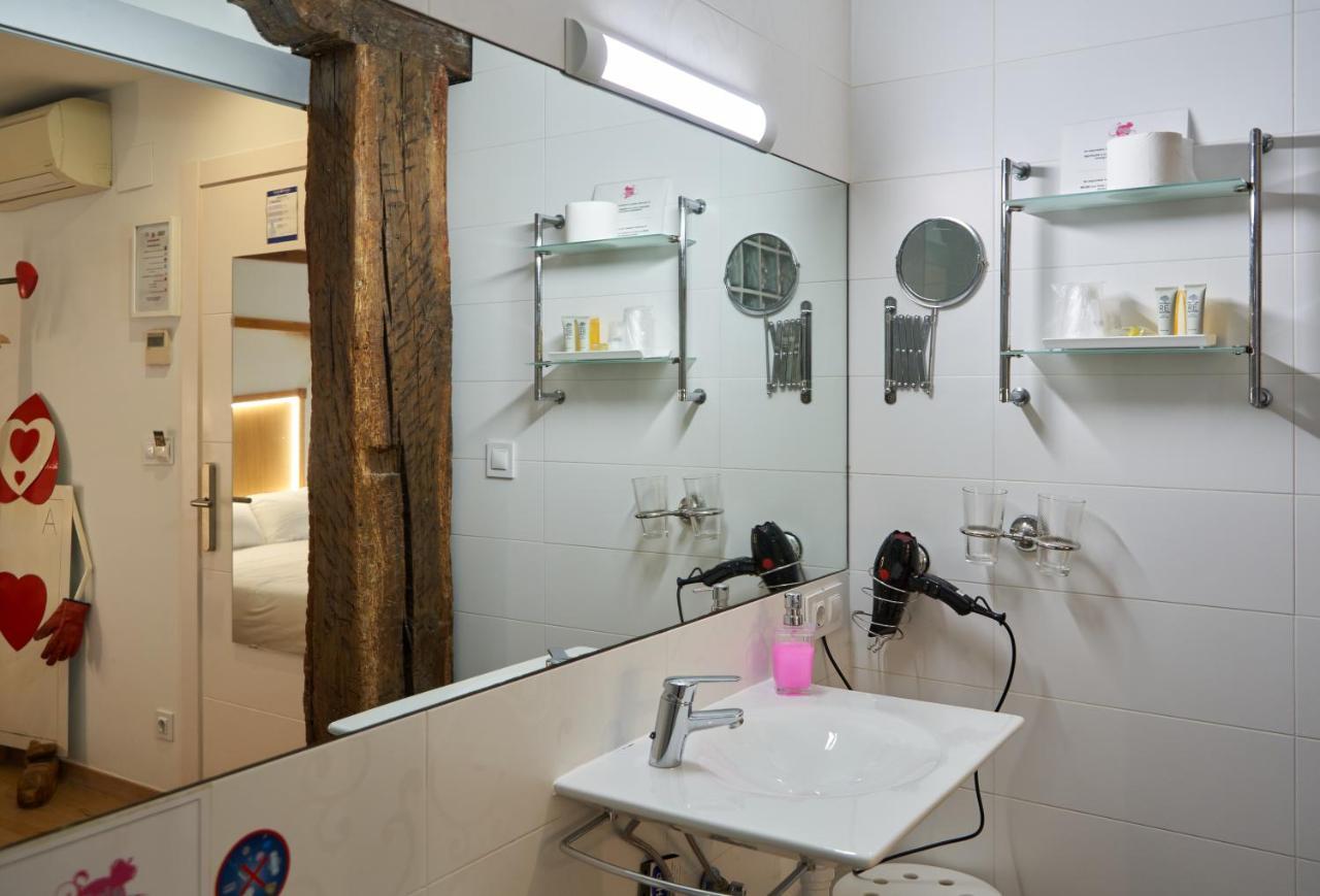 Pension Aliciazzz Bed And Breakfast Більбао Екстер'єр фото