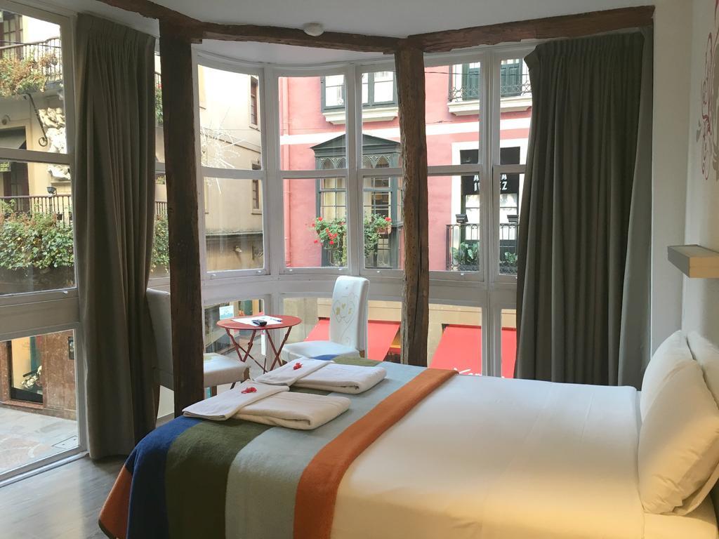 Pension Aliciazzz Bed And Breakfast Більбао Екстер'єр фото